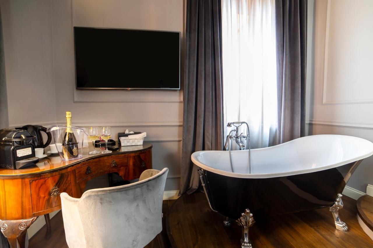 Relais San Lorenzo In Lucina Рим Екстер'єр фото