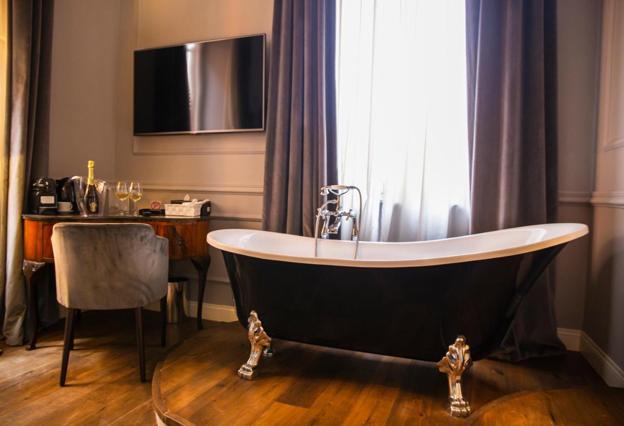 Relais San Lorenzo In Lucina Рим Екстер'єр фото