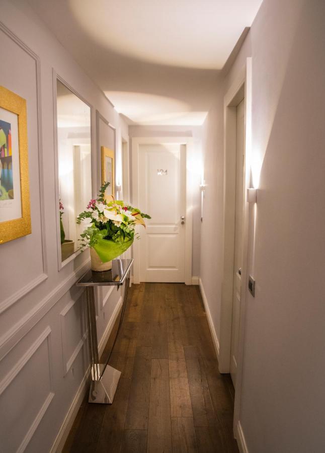 Relais San Lorenzo In Lucina Рим Екстер'єр фото
