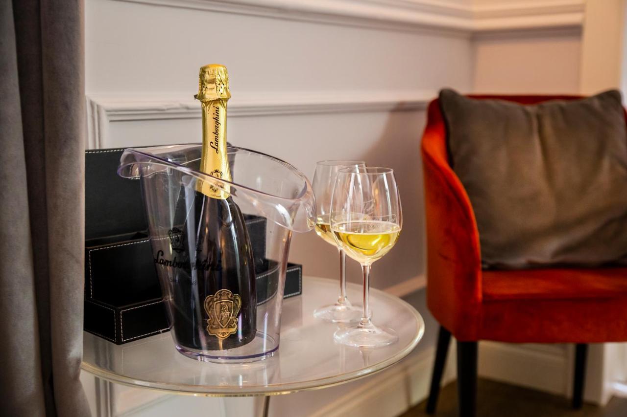 Relais San Lorenzo In Lucina Рим Екстер'єр фото