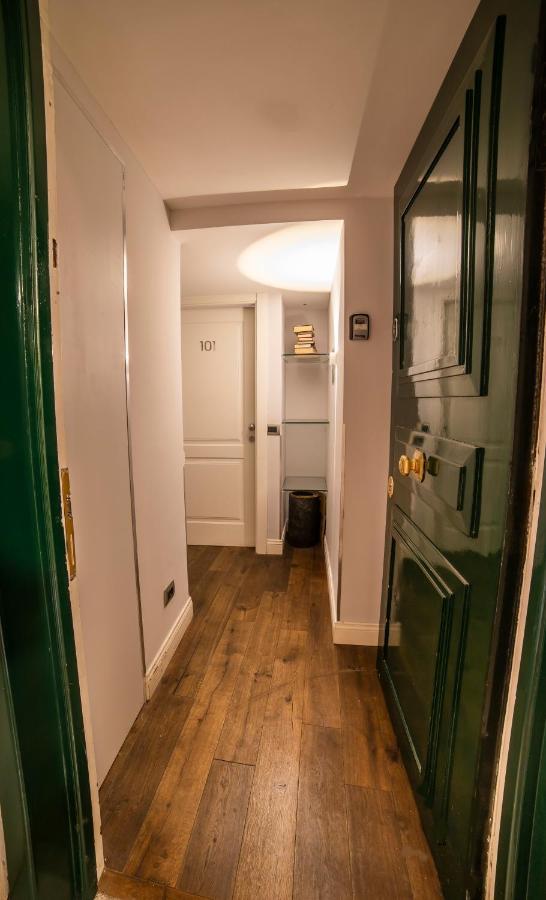 Relais San Lorenzo In Lucina Рим Екстер'єр фото